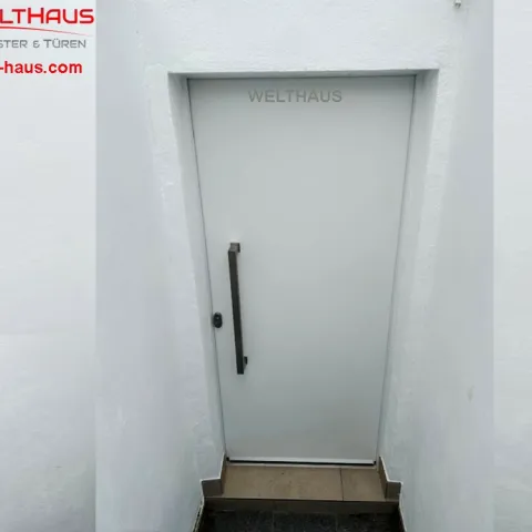 LA00 · WeltHaus